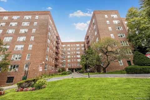 Homes For Sale - 480 Riverdale Avenue #7L<br/> Yonkers, NY 10705