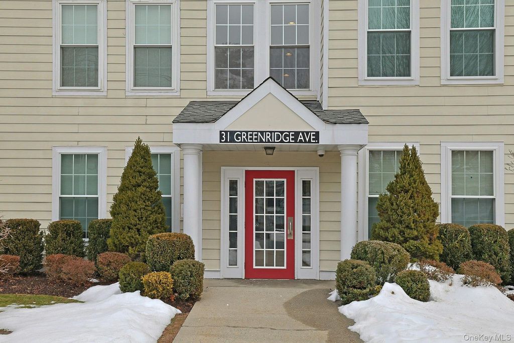 Photo of 31 Greenridge Avenue #3M, White Plains, NY 10605 (MLS # 962085)