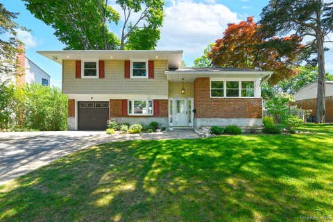 Photo of 7 Rensselaer Drive, Commack, NY 11725 (MLS # 1010234)
