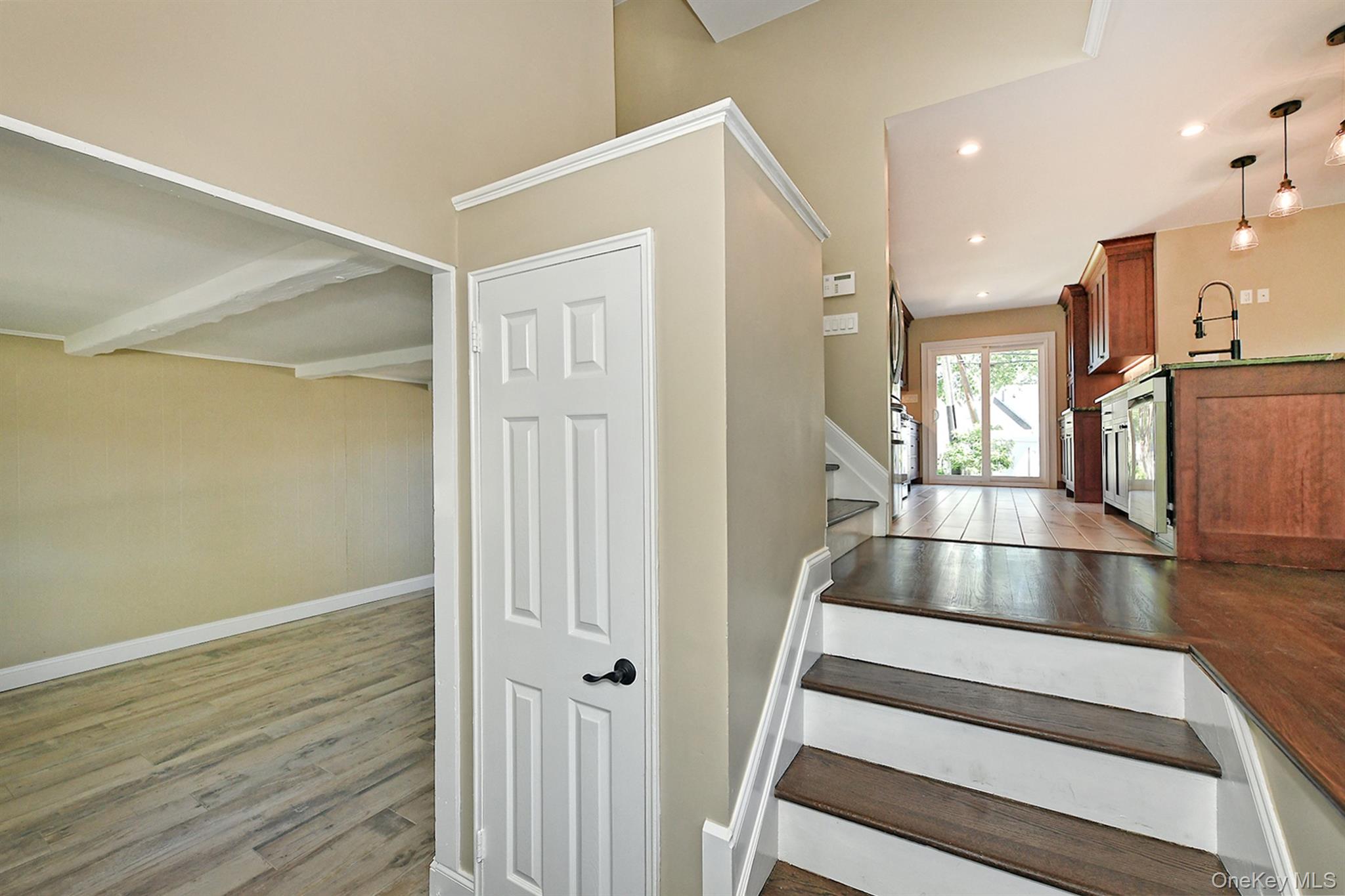7 Rensselaer Drive