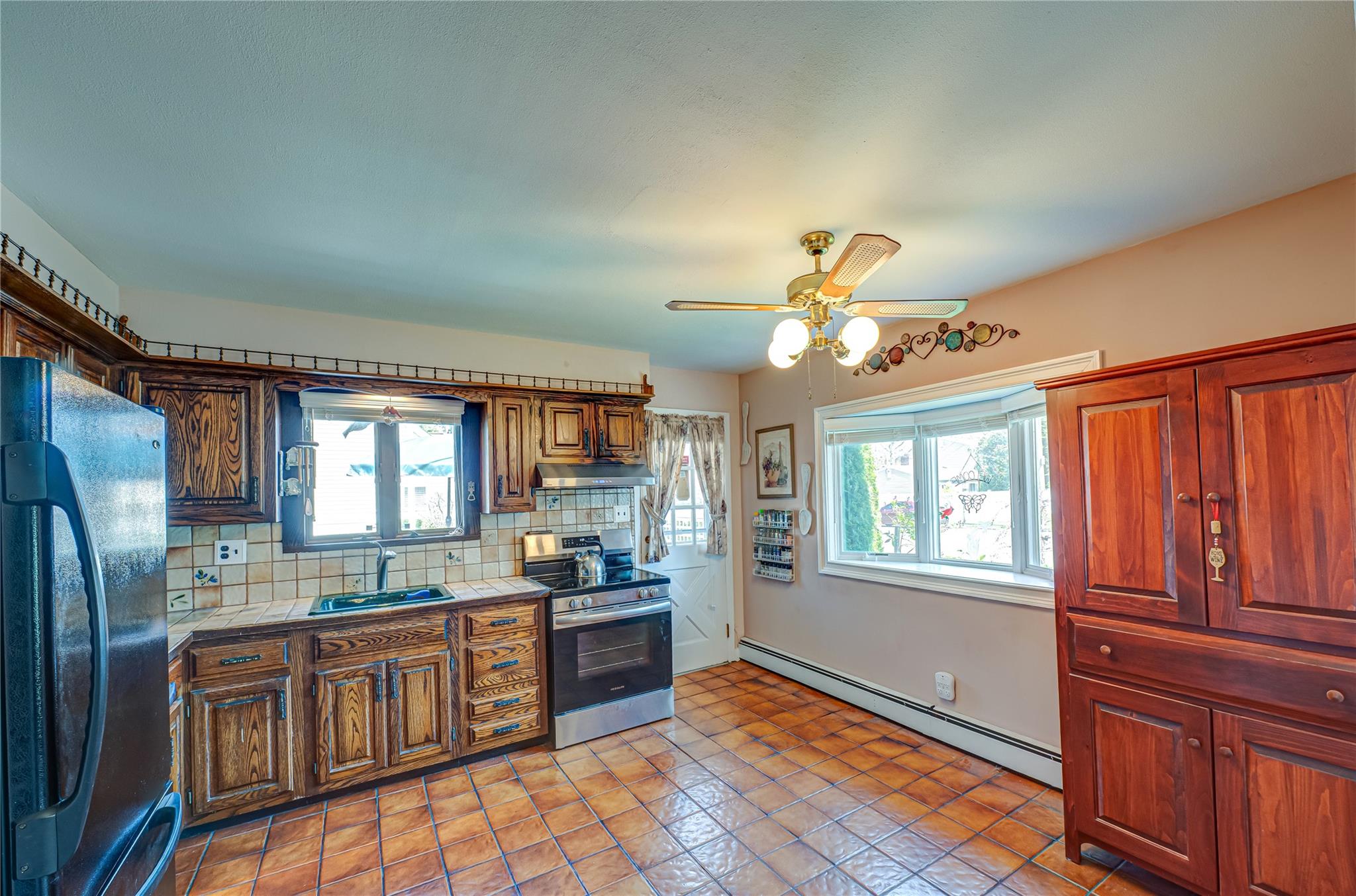 529 Myrtle Avenue, West Islip, New York image 4