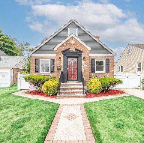 Photo of 13016 232nd Street, Laurelton, NY 11413 (MLS # 966162)