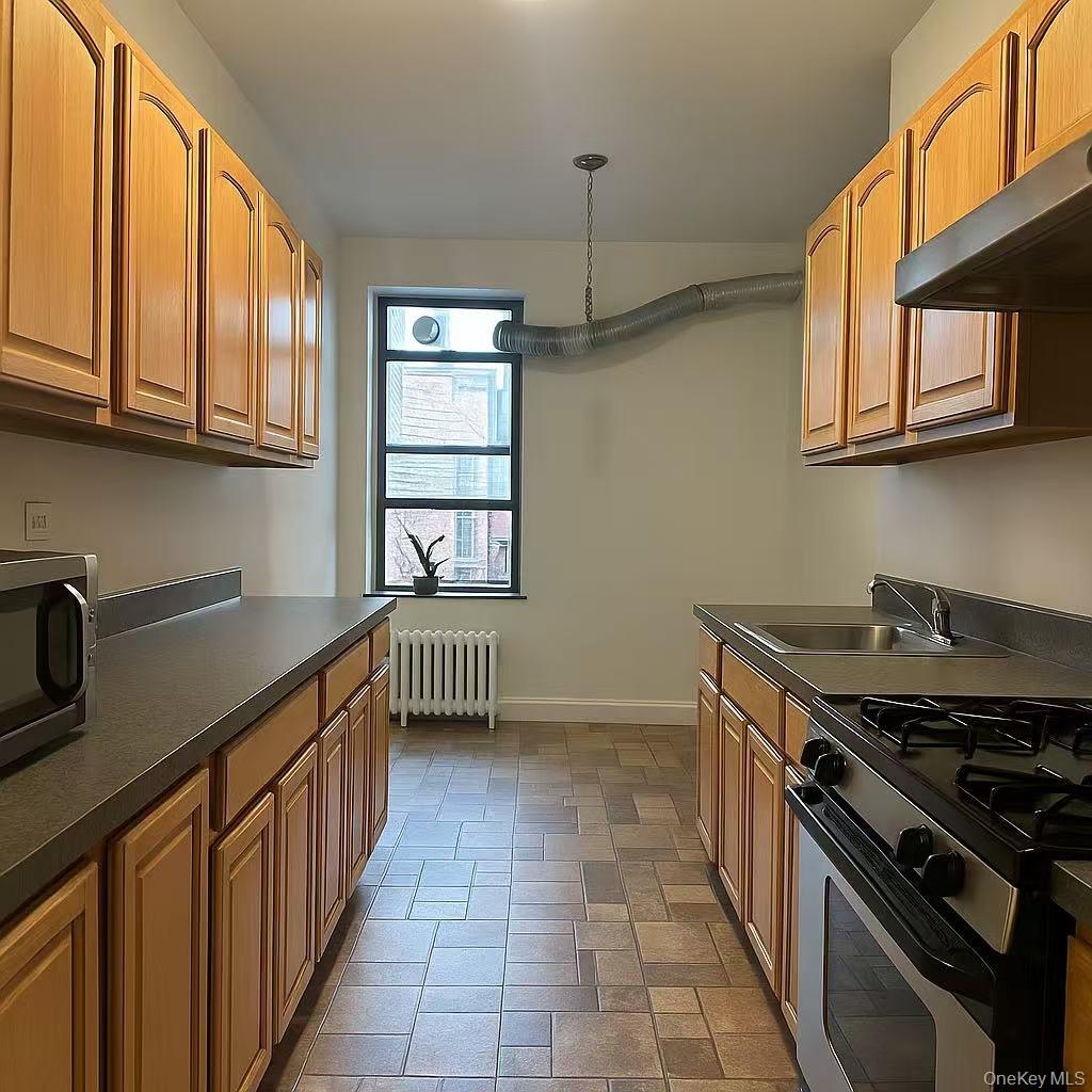 4233 Kissena Boulevard 6D