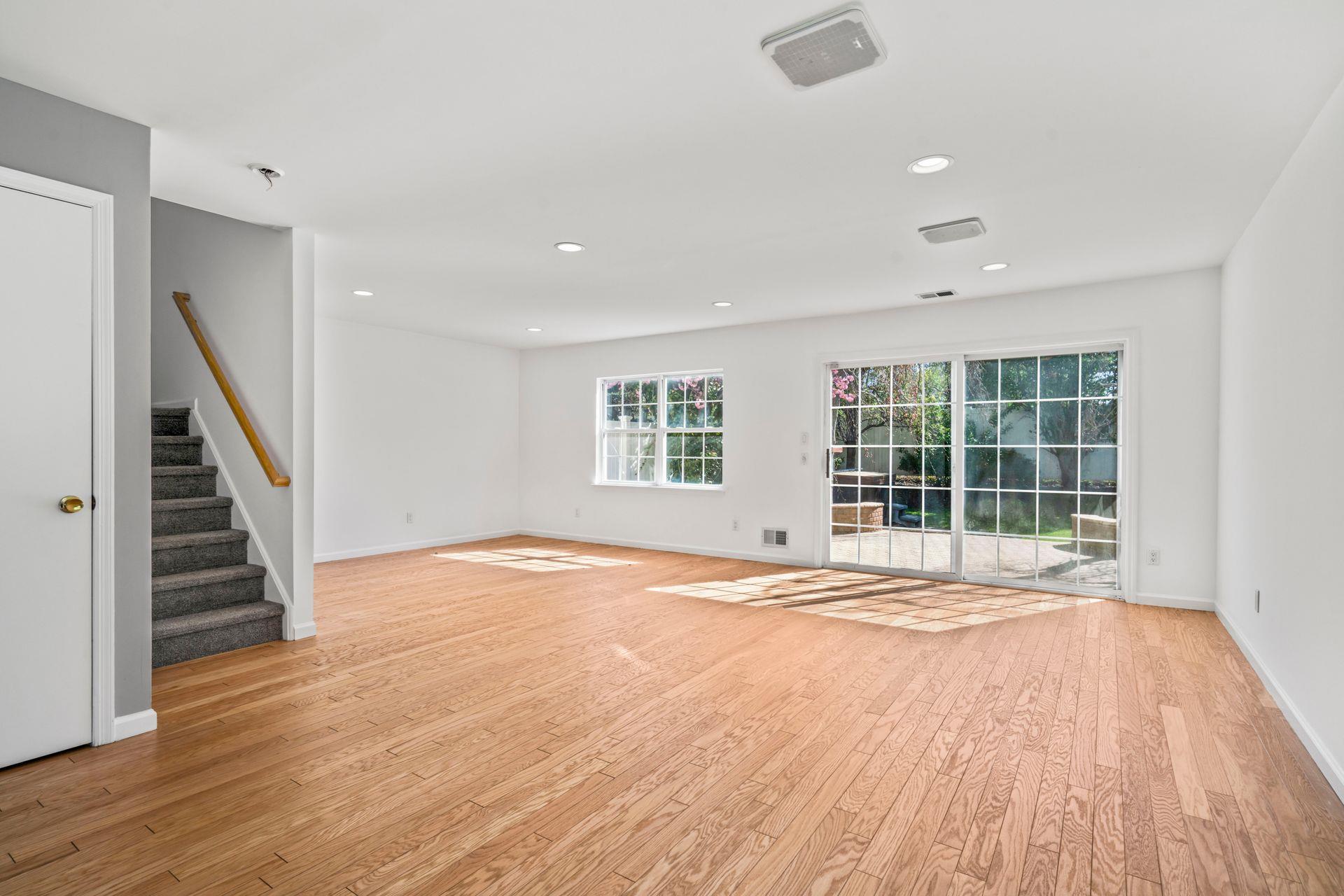 6 Lyndon Place, Melville, New York image 6
