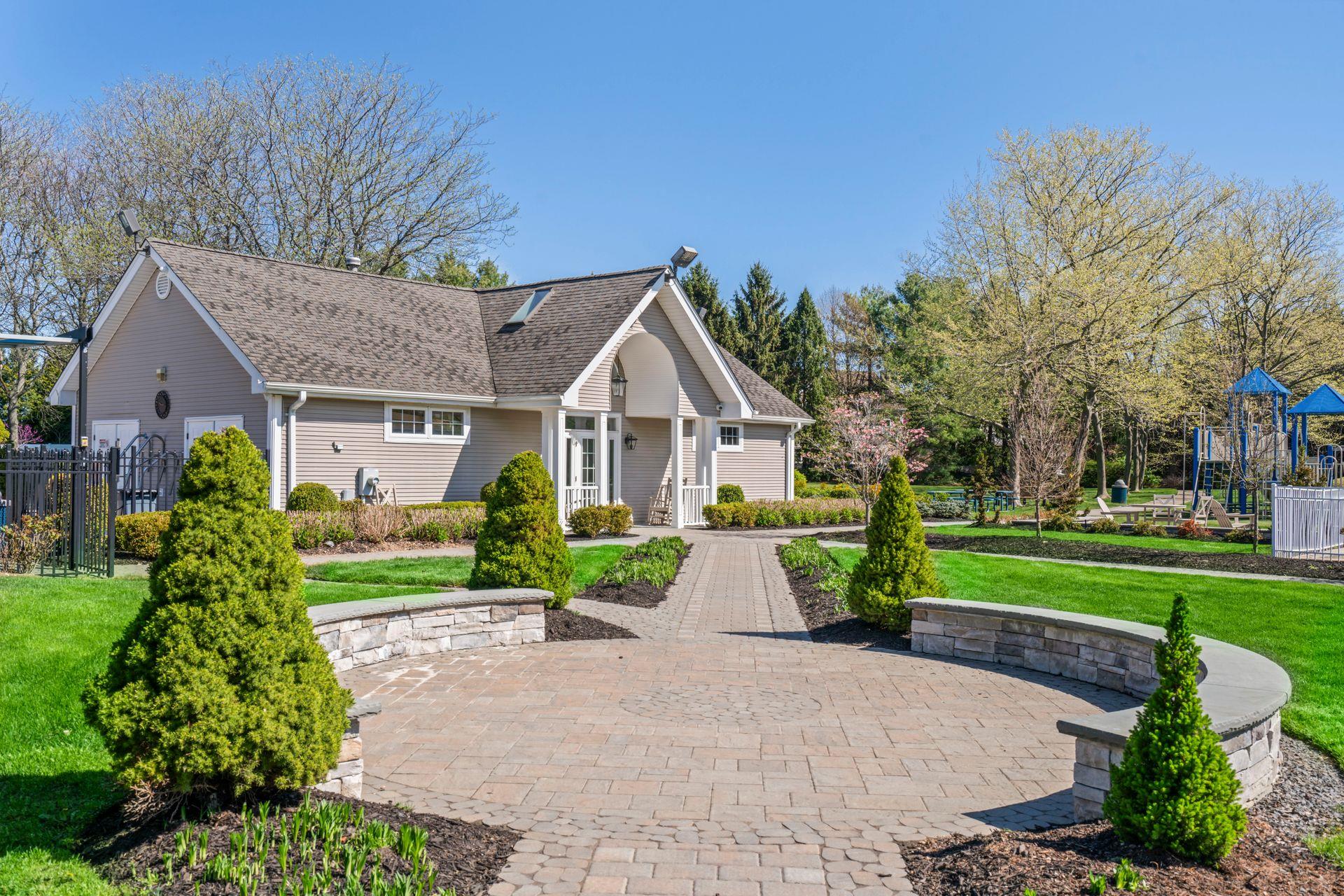 6 Lyndon Place, Melville, New York image 21
