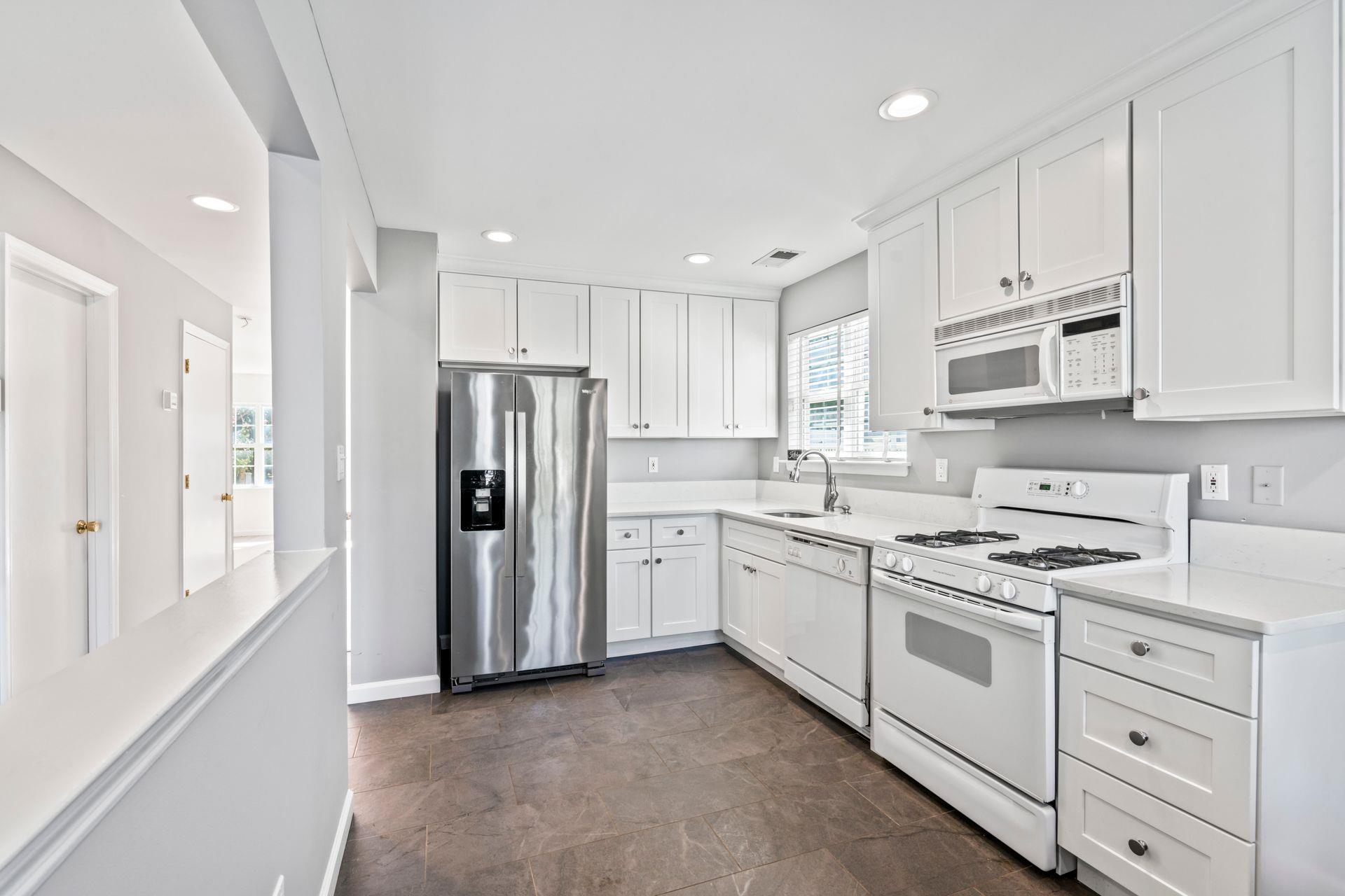 6 Lyndon Place, Melville, New York image 3