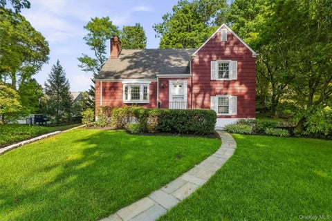 Photo of 24 Smallwood Place, White Plains, NY 10603 (MLS # 1045508)