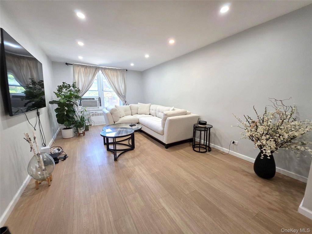 Photo of 33-25 90th Street #1A, Jackson Heights, NY 11372 (MLS # 1007637)