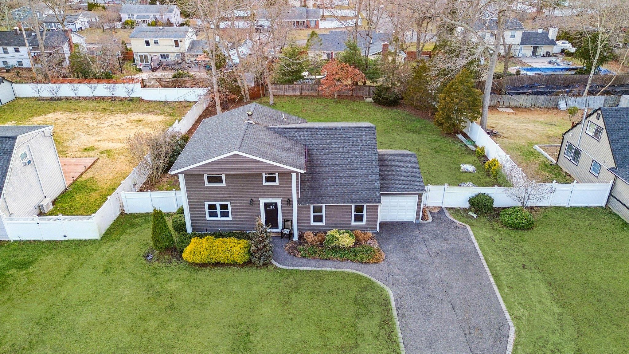 14 Sandpiper Lane, Coram, New York image 1