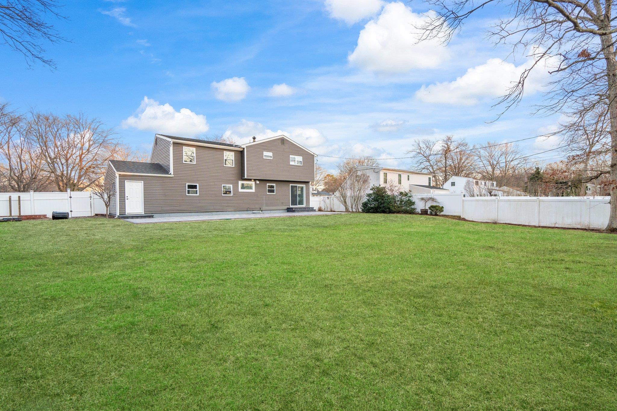 14 Sandpiper Lane, Coram, New York image 35