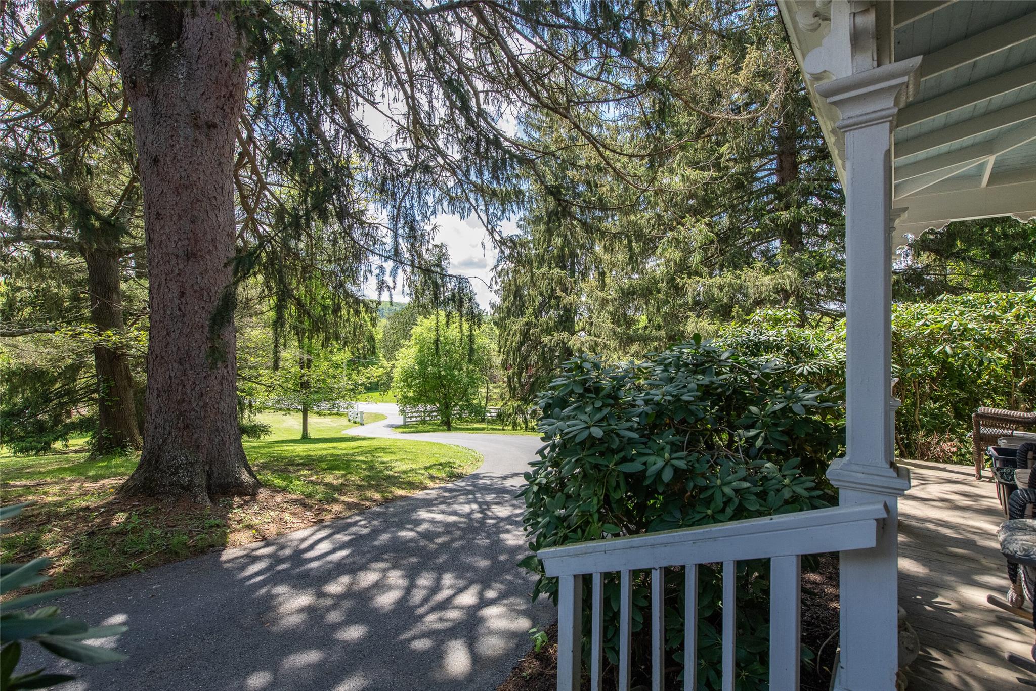 37 N Clove Road