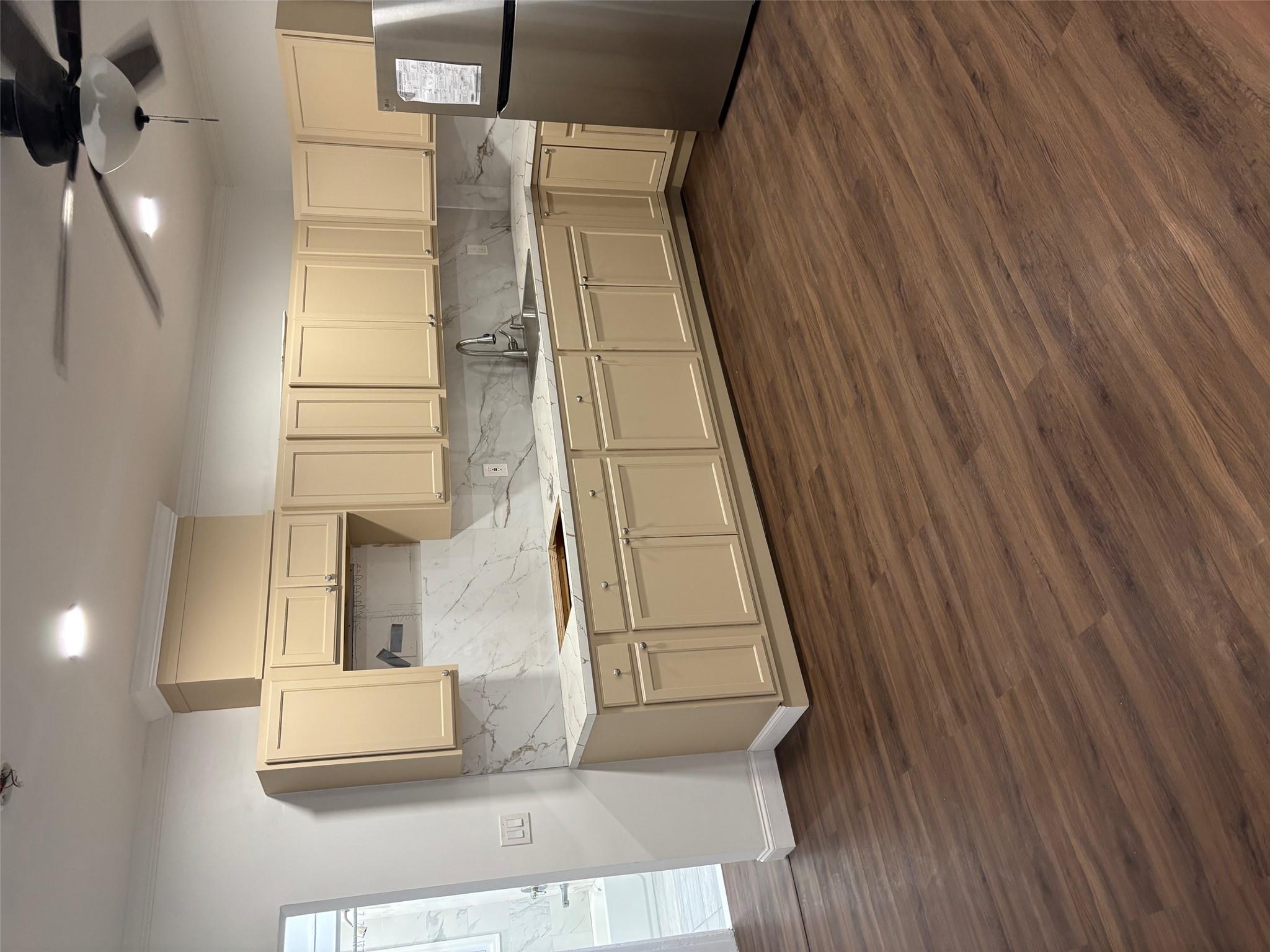 Rental Property at Galway Avenue, Addisleigh Park, Queens, NY - Bedrooms: 2 
Bathrooms: 1 
Rooms: 4  - $2,700 MO.