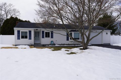 69 Meyer Lane Medford NY 11763