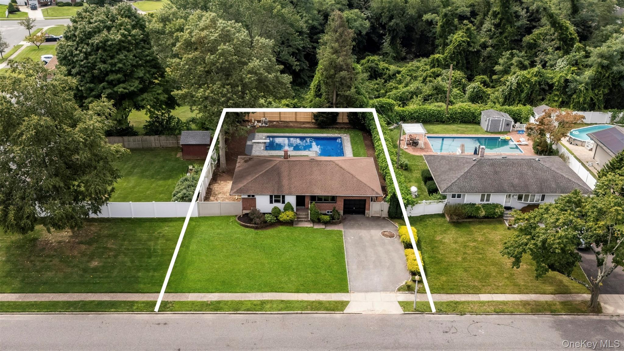42 Rita Crescent