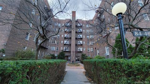 84-49 168th Street 2V Jamaica Hills NY 11432