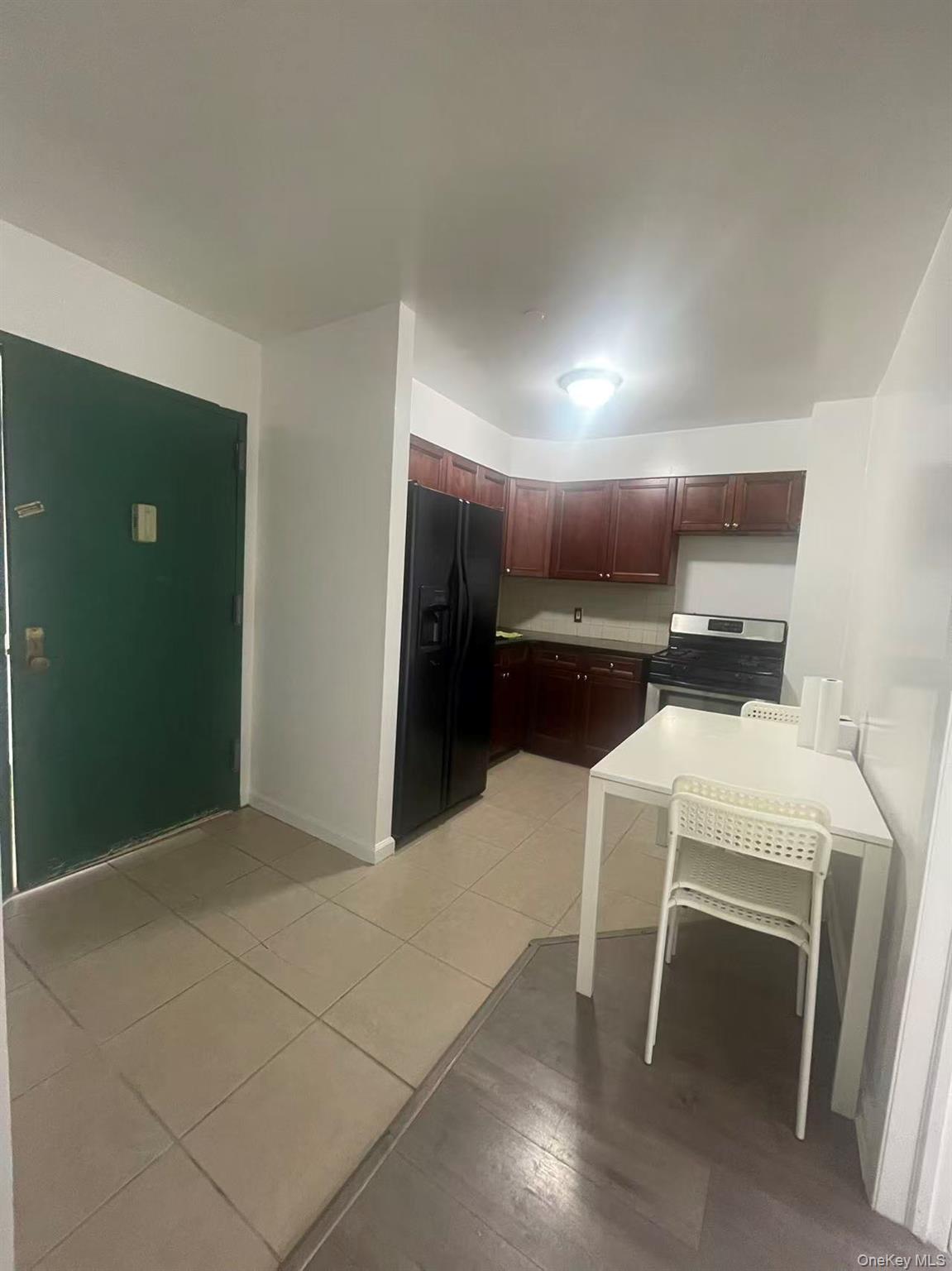 42-11 Parsons Boulevard 4D