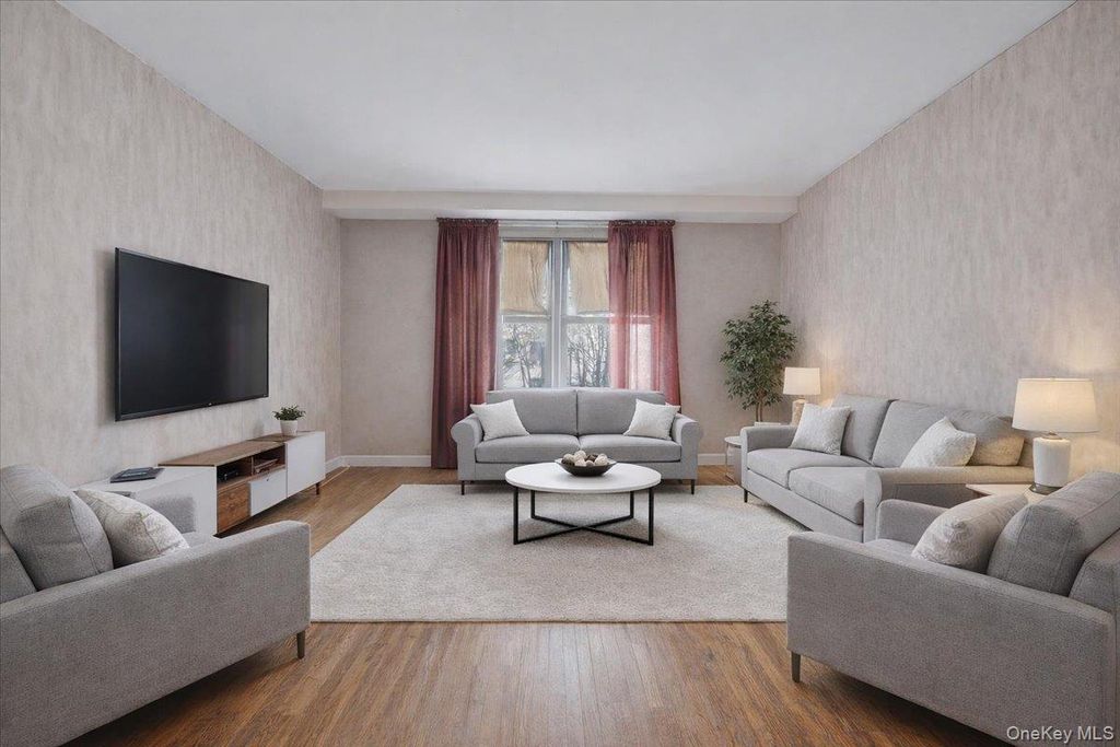 Photo of 2640 Marion Ave #2B, Bronx, NY 10458 (MLS # 950941)