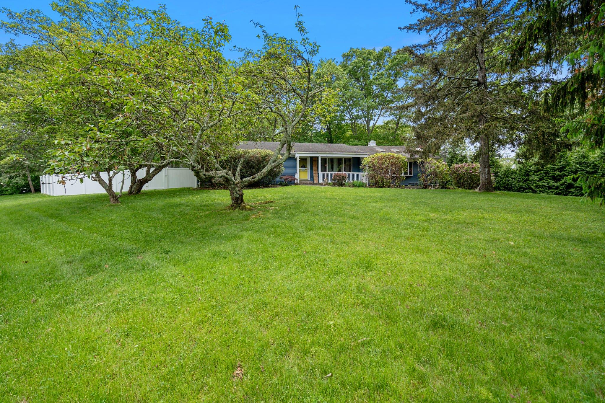 2 Canterbury Court, East Setauket, New York image 2