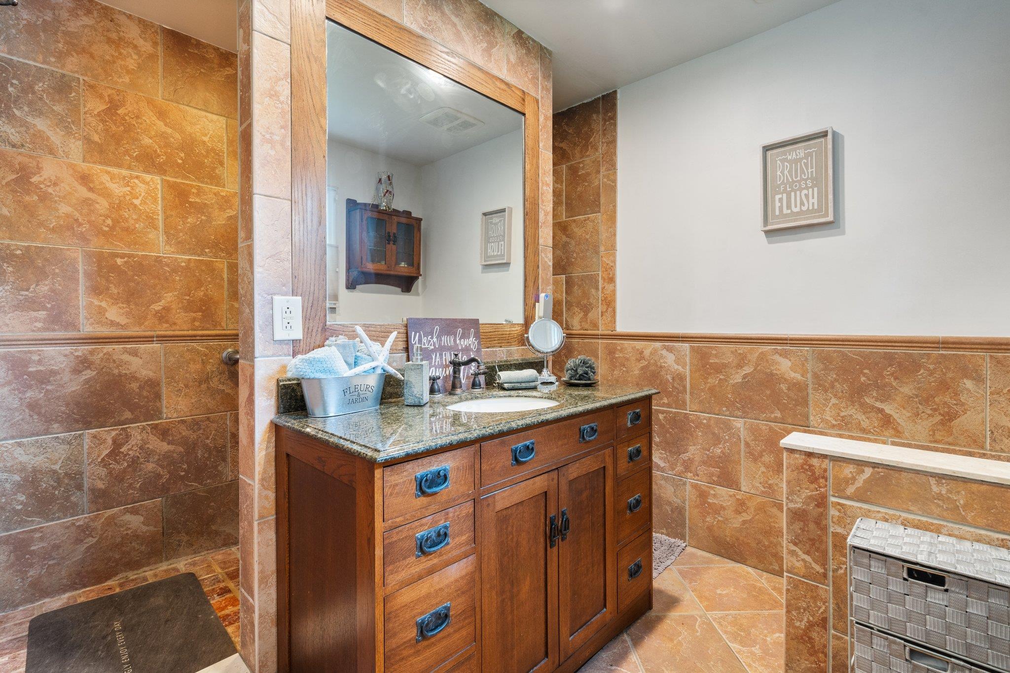 2 Canterbury Court, East Setauket, New York image 26