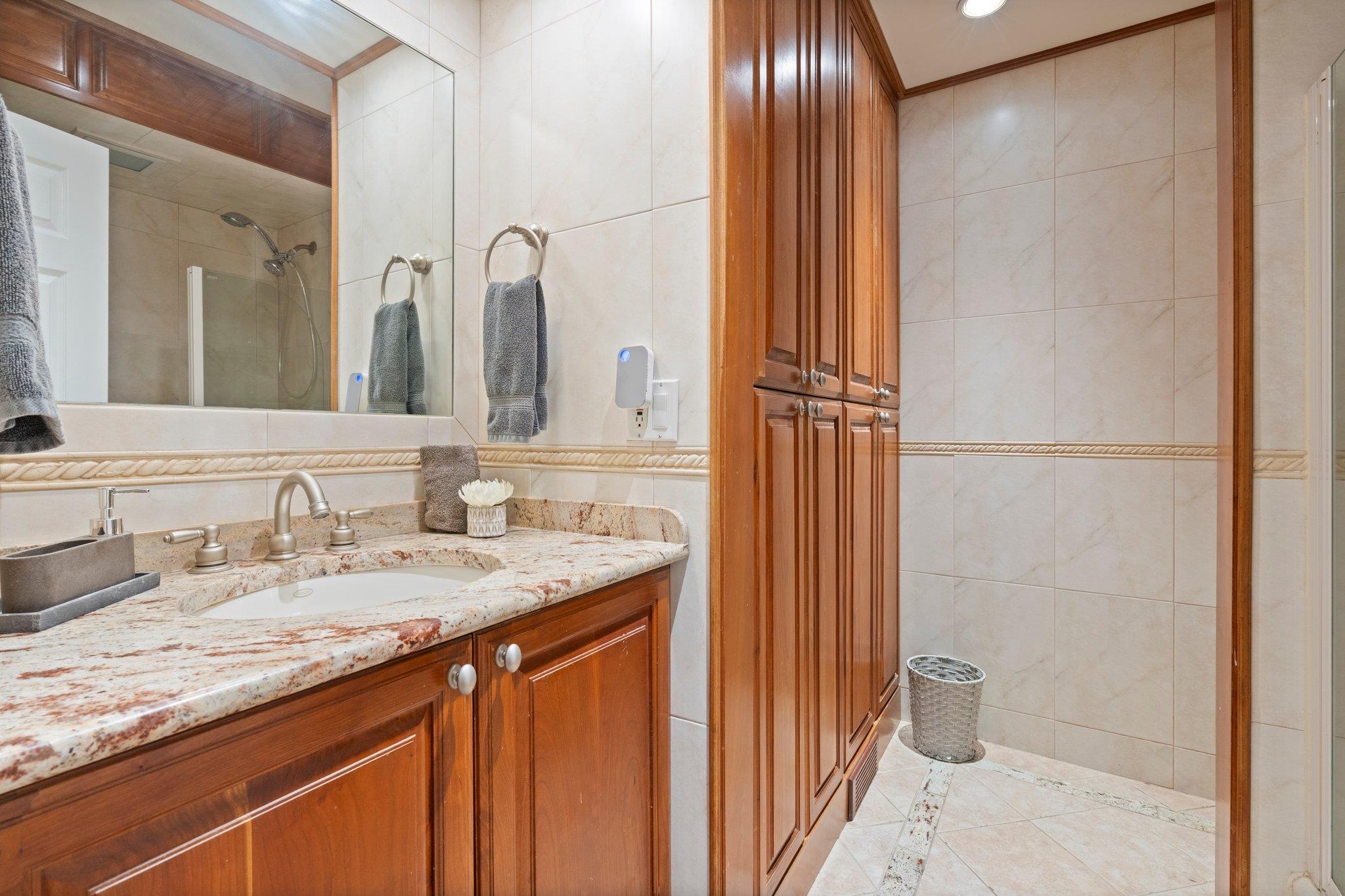 2 Canterbury Court, East Setauket, New York image 34