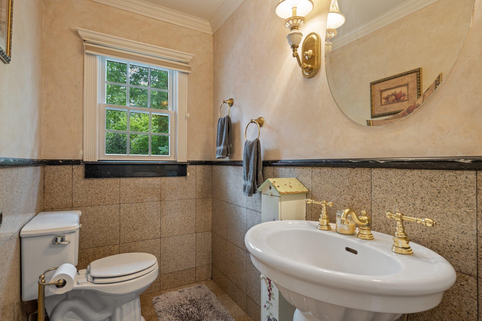 2 Canterbury Court, East Setauket, New York image 35