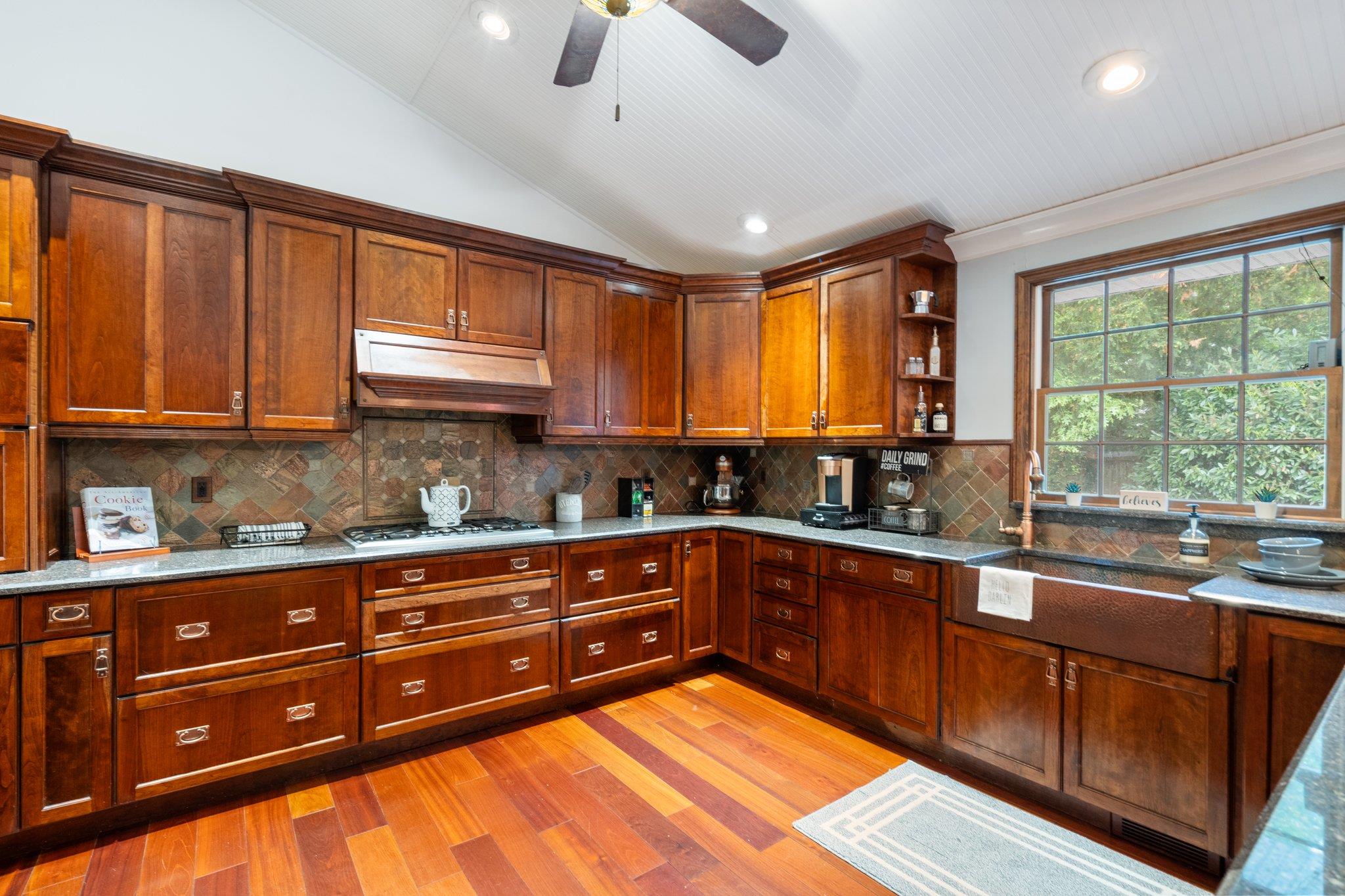 2 Canterbury Court, East Setauket, New York image 13