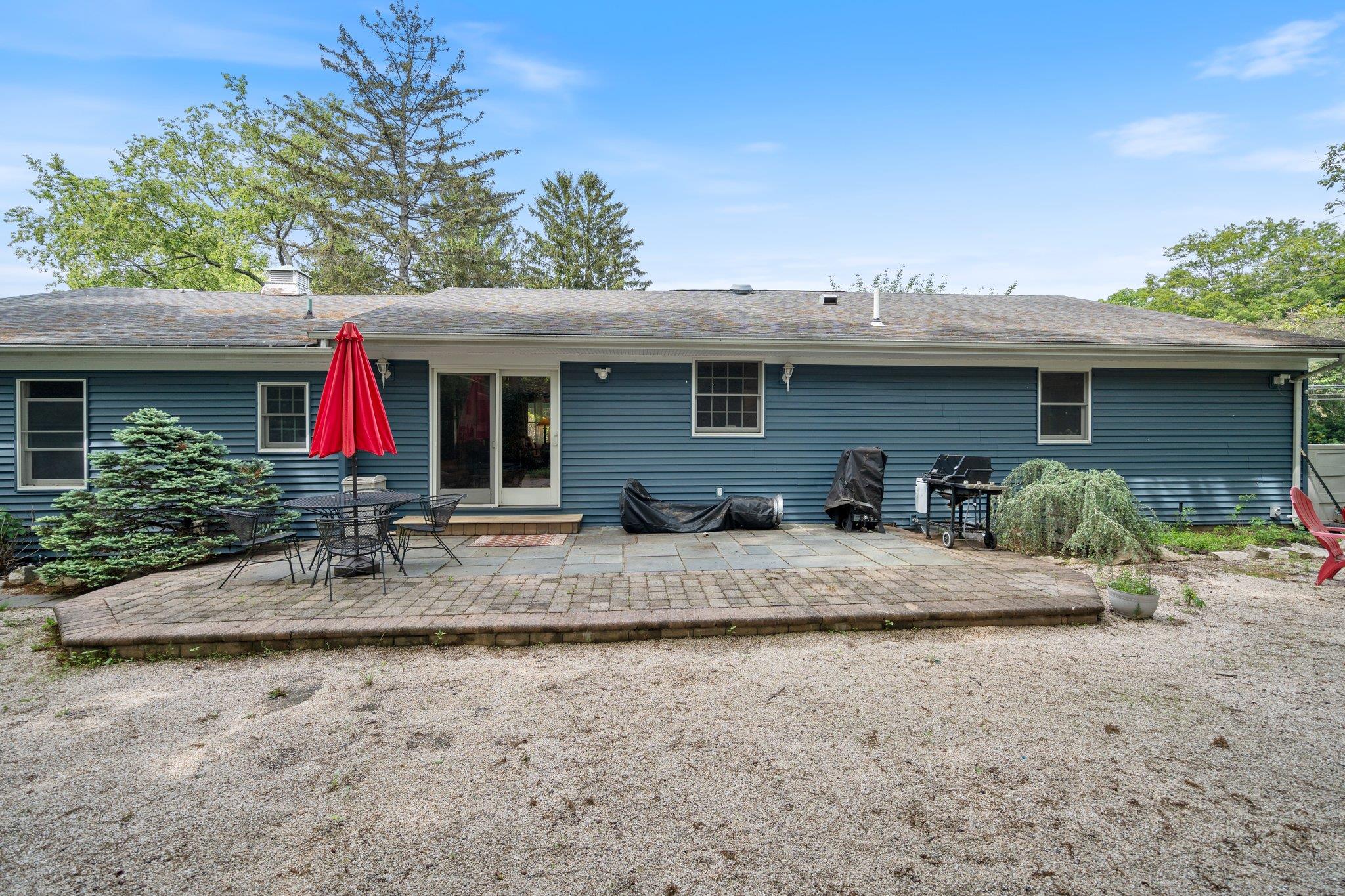 2 Canterbury Court, East Setauket, New York image 41