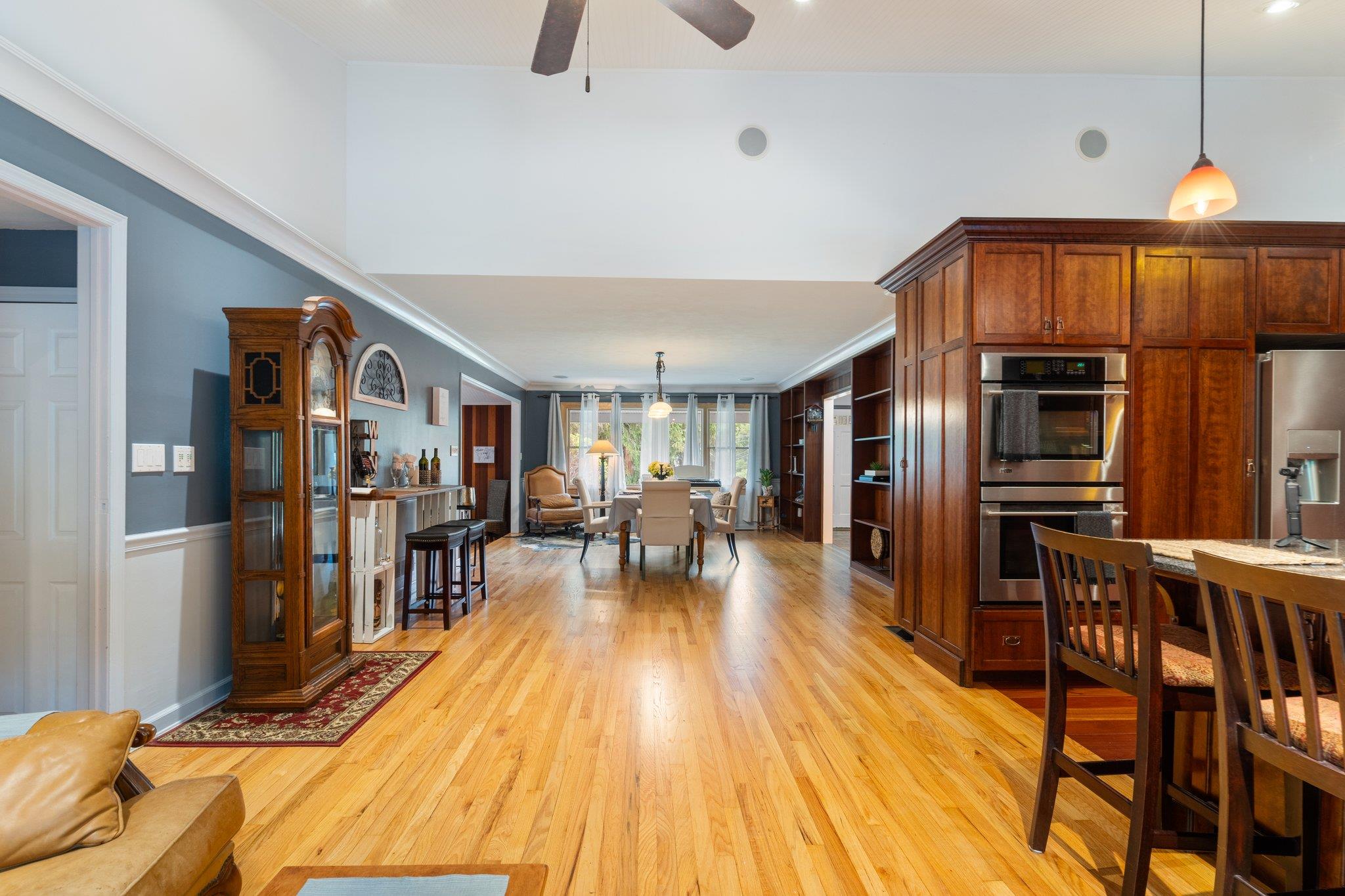 2 Canterbury Court, East Setauket, New York image 8