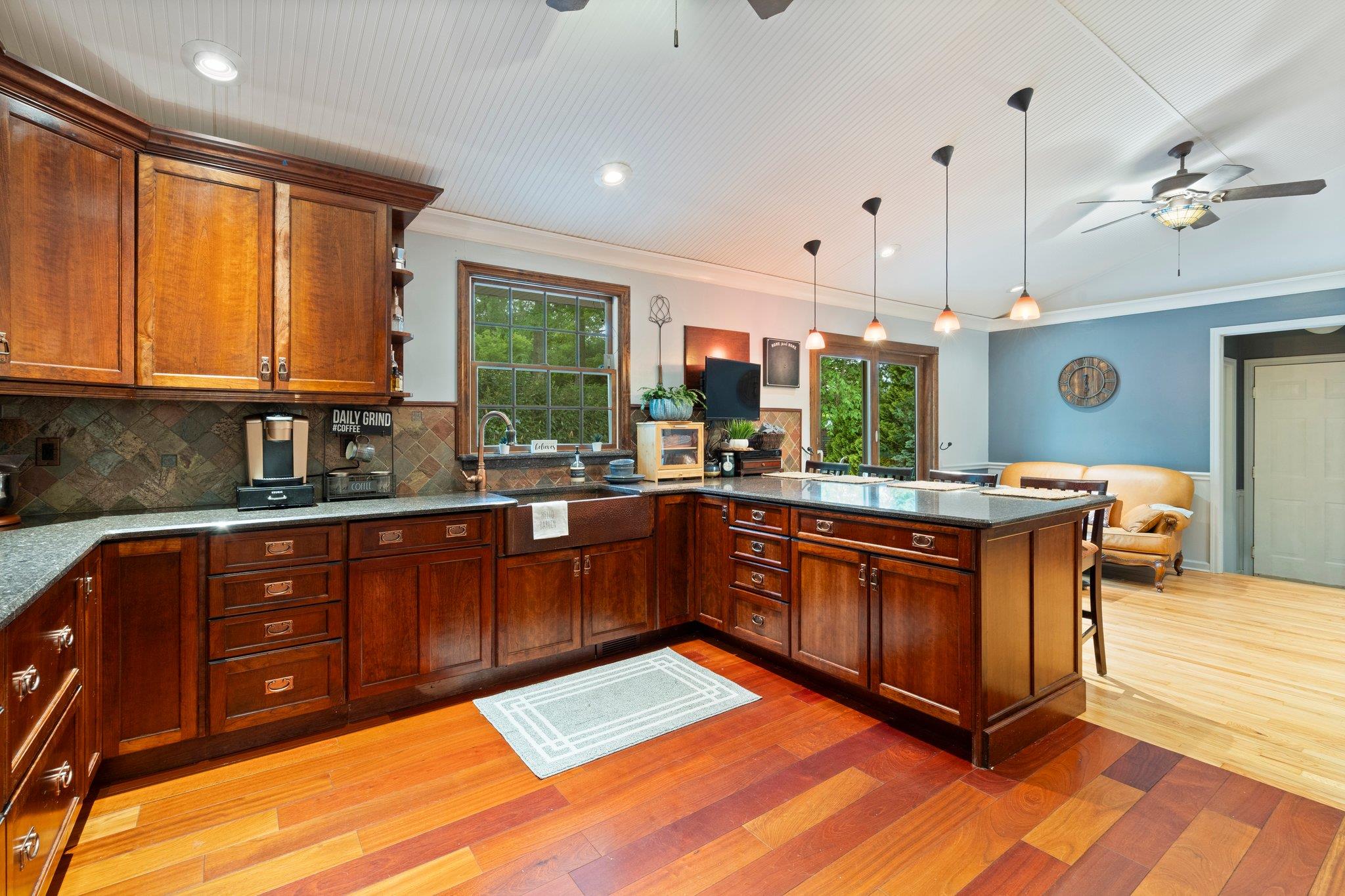 2 Canterbury Court, East Setauket, New York image 11