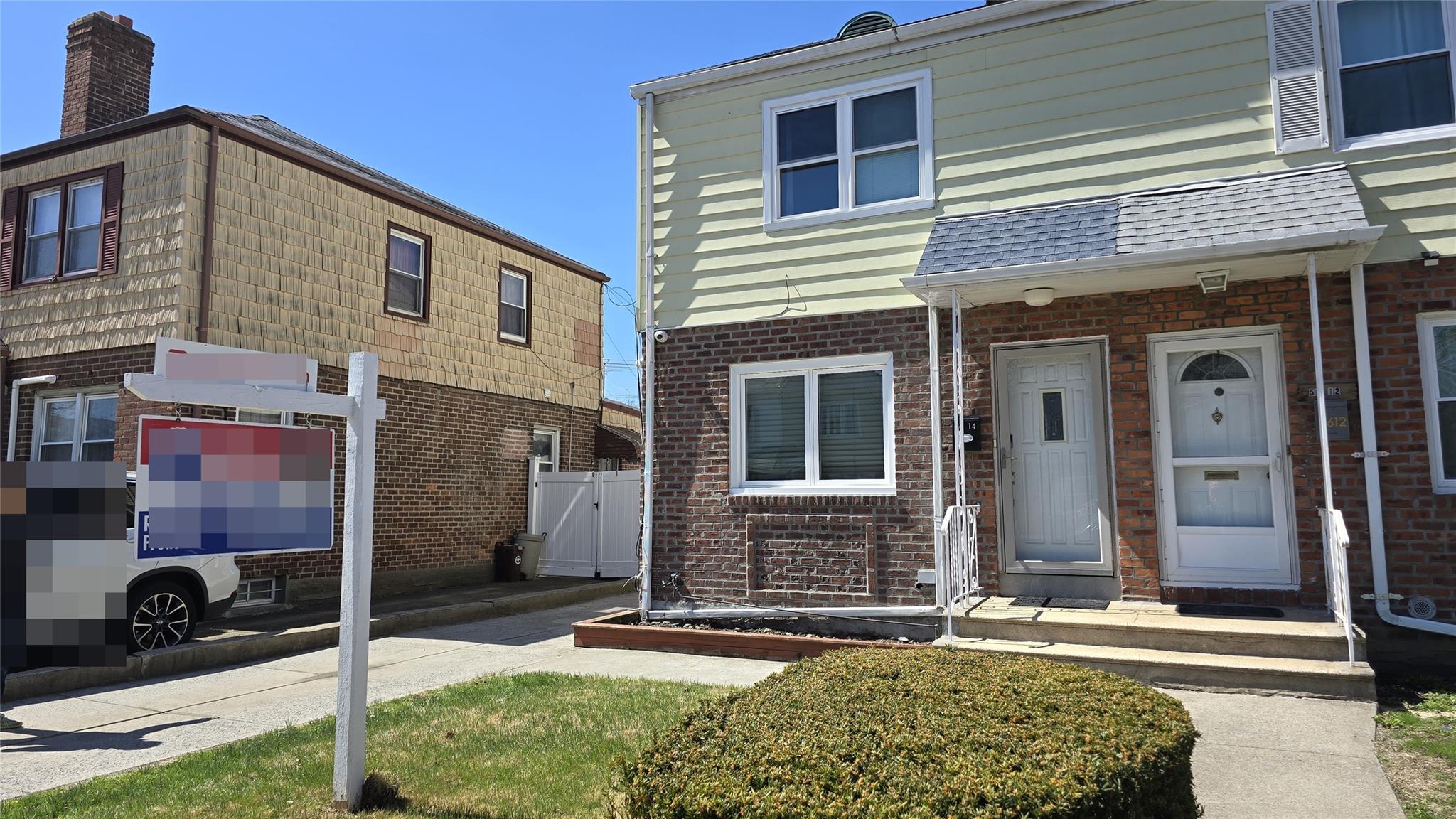 184 Street, Fresh Meadows, Queens, NY - 3 Bedrooms  
3 Bathrooms  
6 Rooms - 