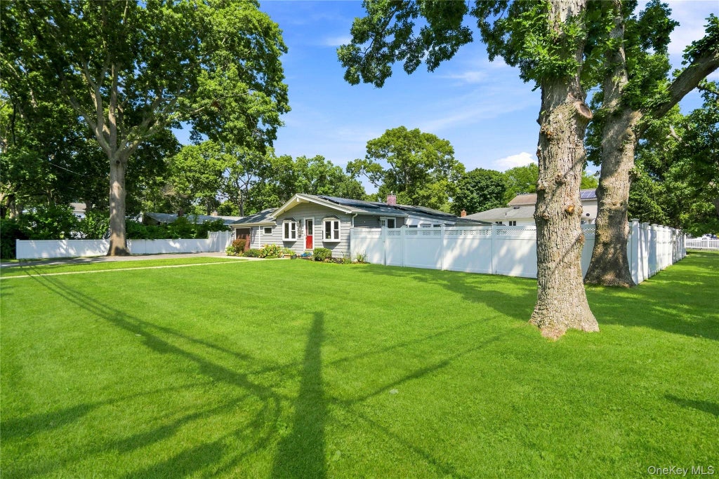 Photo of 91 Spruce Avenue, West Islip, NY 11795 (MLS # 1063813)