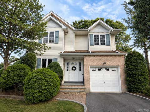 Homes For Rent - 35 Willis Avenue<br/> Syosset, NY 11791
