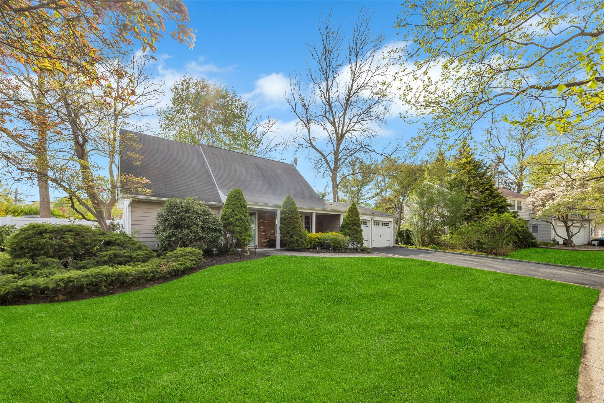 30 Twisting Drive, Lake Grove, New York image 6