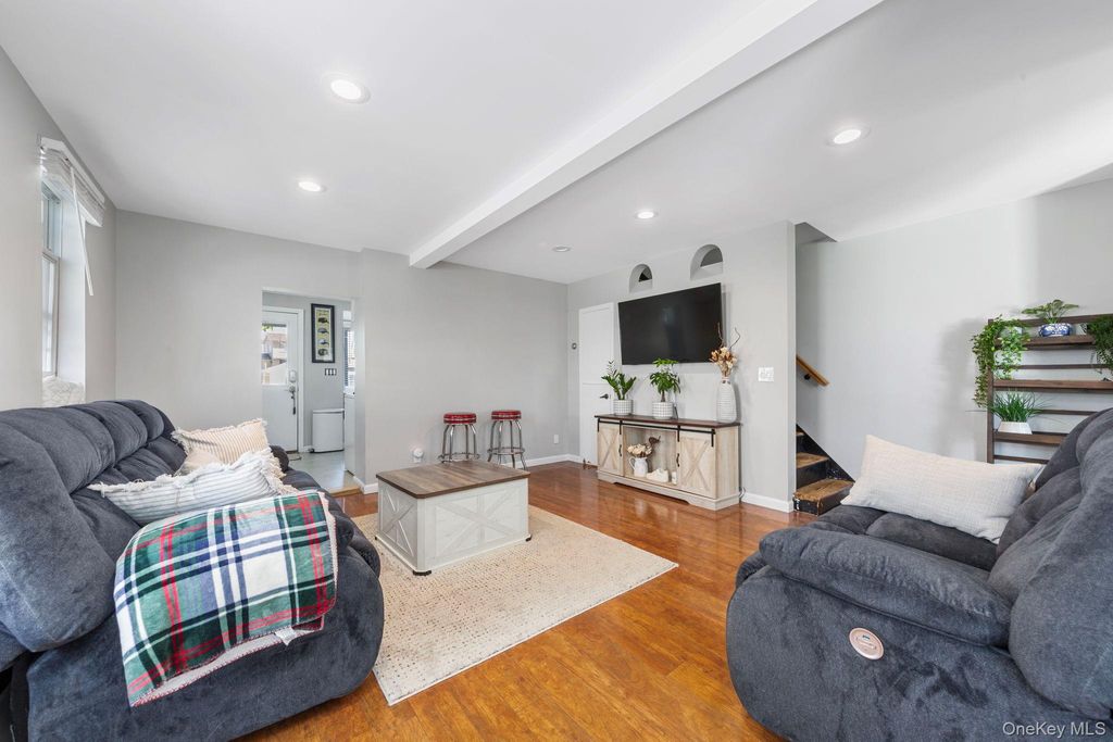 Photo of 102 Clubhouse Road, Bellmore, NY 11710 (MLS # 981048)