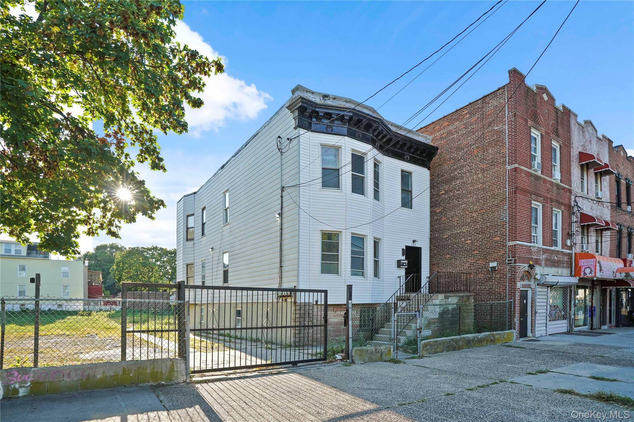 909 Castle Hill Avenue