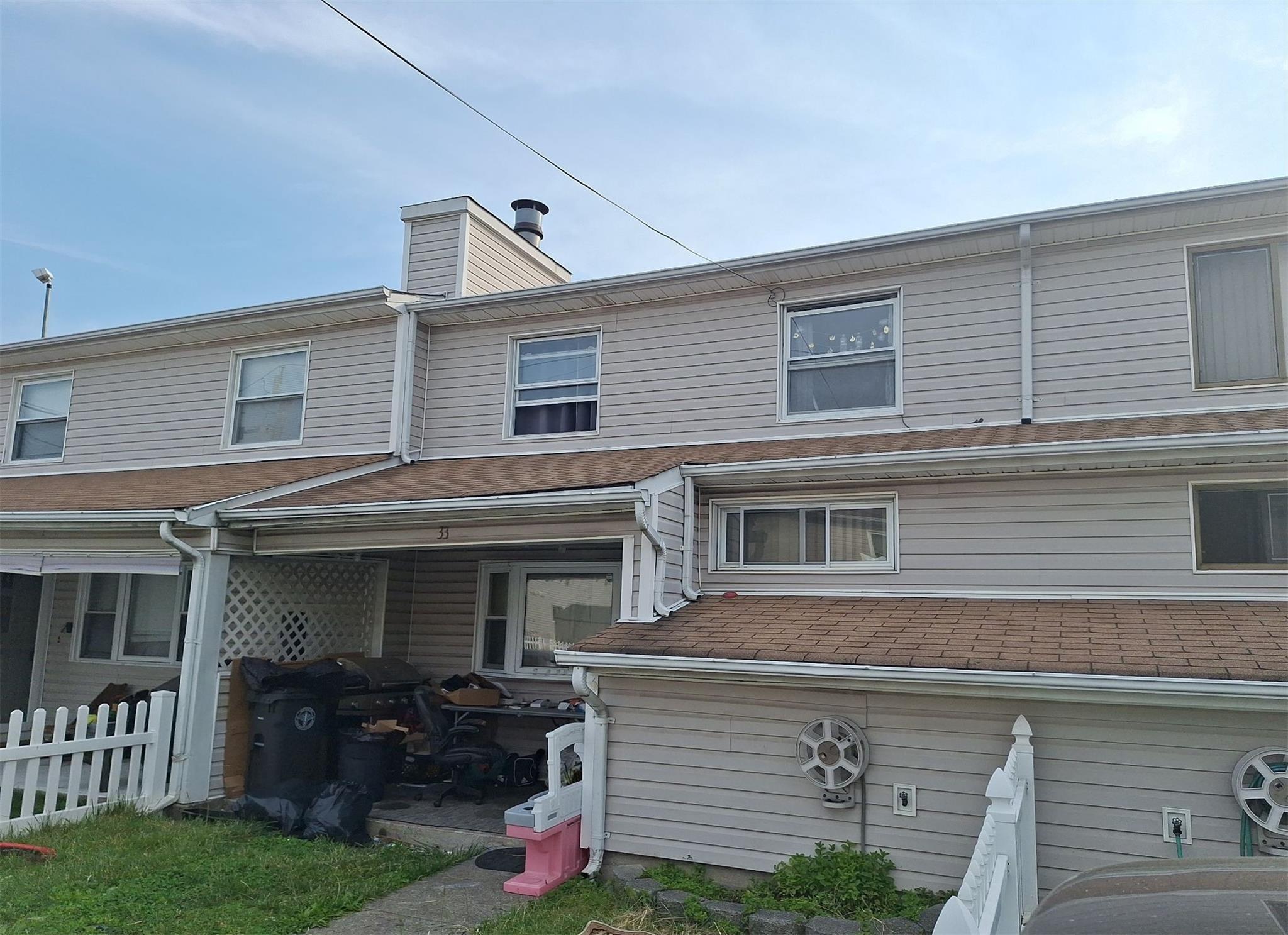 33 Marc Street