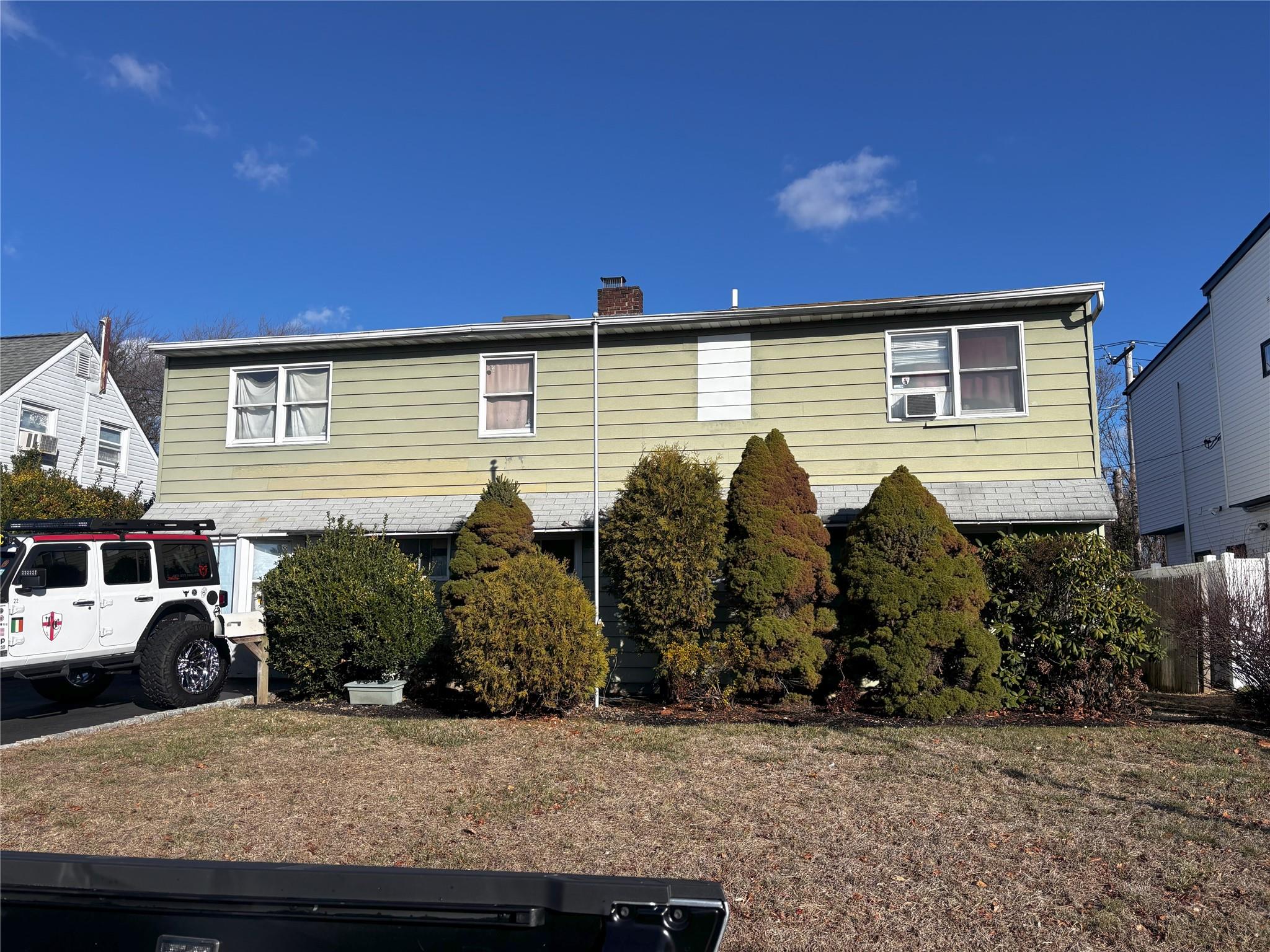 7 Sunrise Lane Ln, Levittown, New York image 1