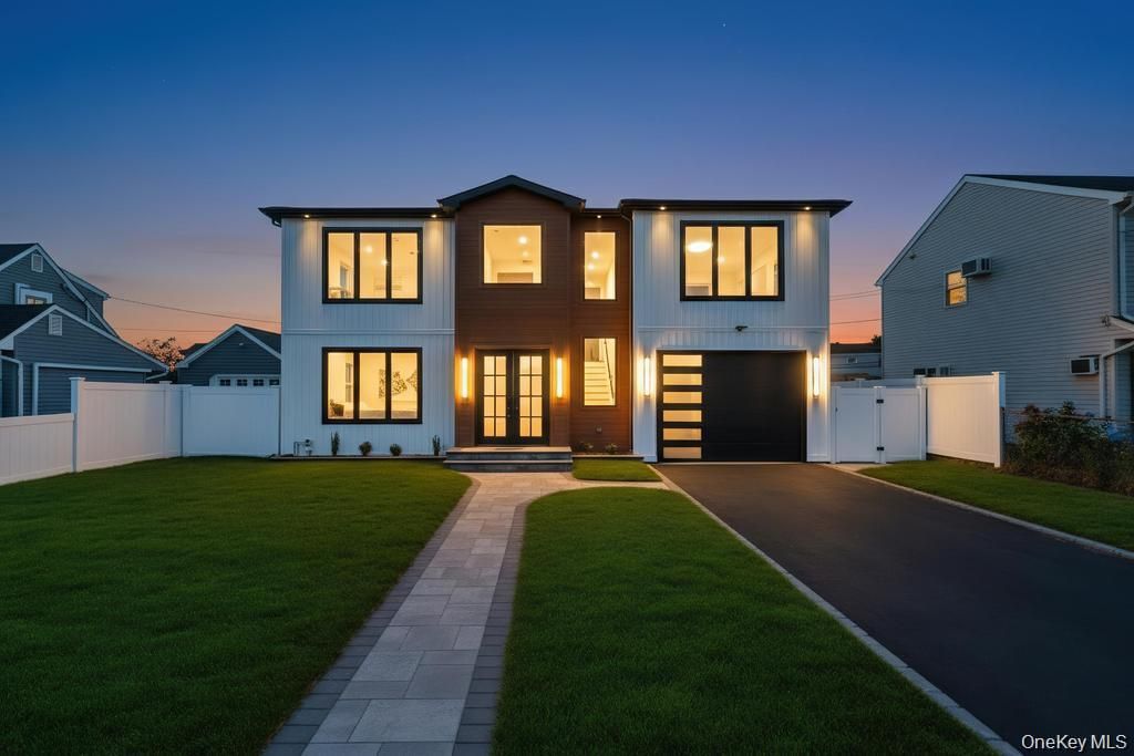 Photo of 8 Table Lane, Hicksville, NY 11801 (MLS # 951521)