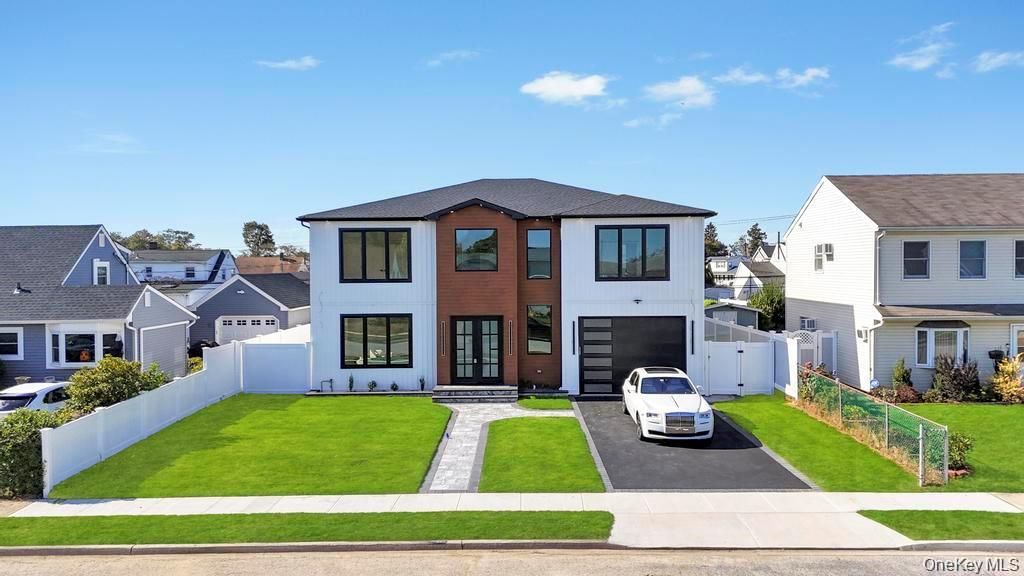 Photo of 8 Table Lane, Hicksville, NY 11801 (MLS # 951521)