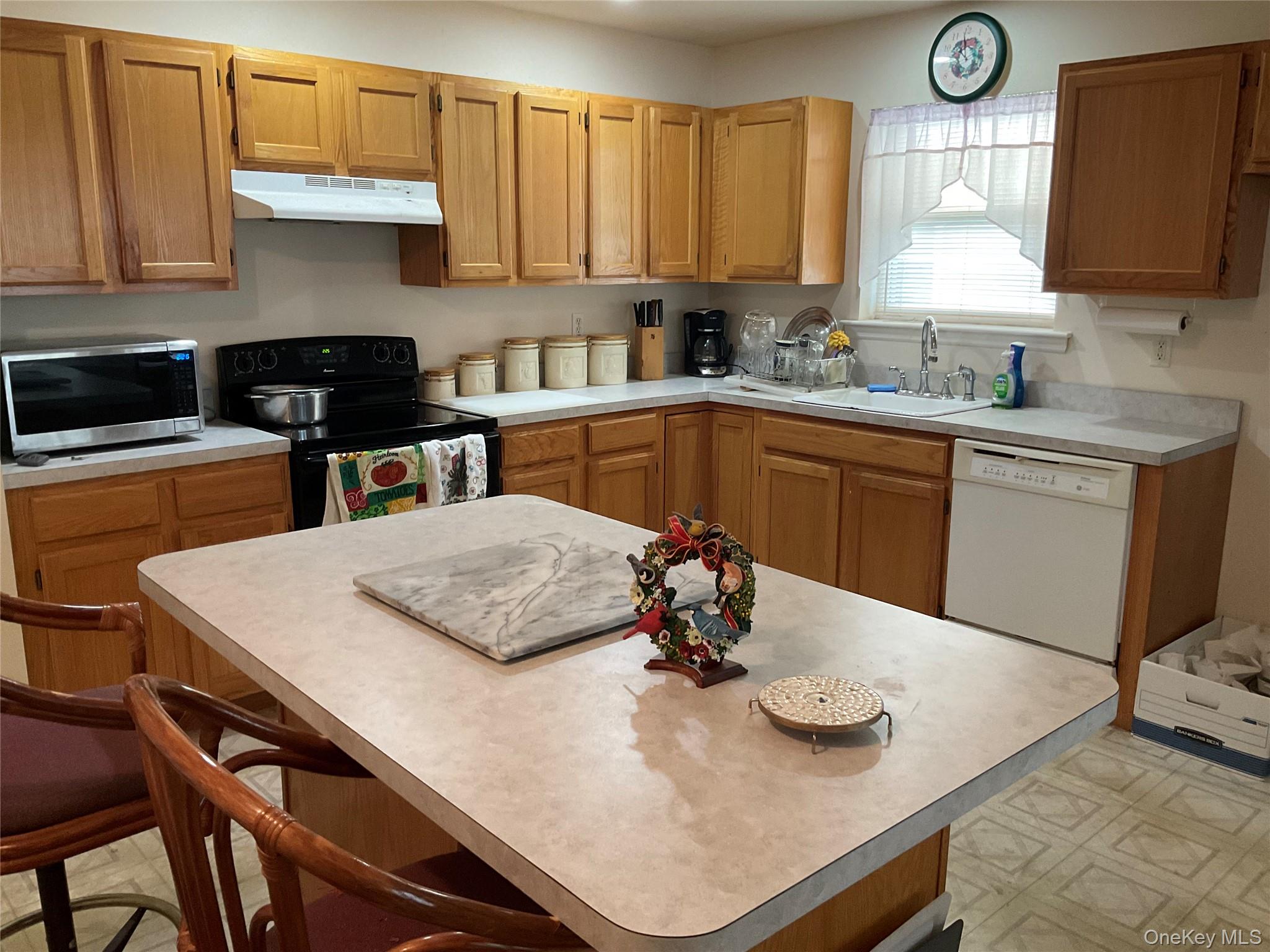 409 Village Circle N