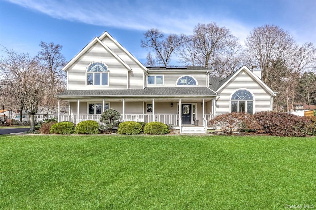 Photo of 11 Mills Road, Suffern, NY 10901 (MLS # 973051)