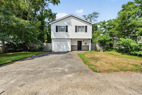 Homes For Sale - 174 Beaver Drive<br/> Mastic Beach, NY 11951