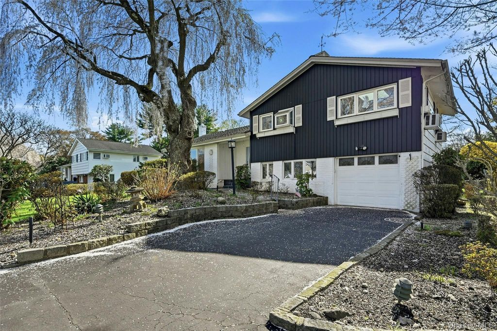 Photo of 17 Manning Drive, East Northport, NY 11731 (MLS # 986775)