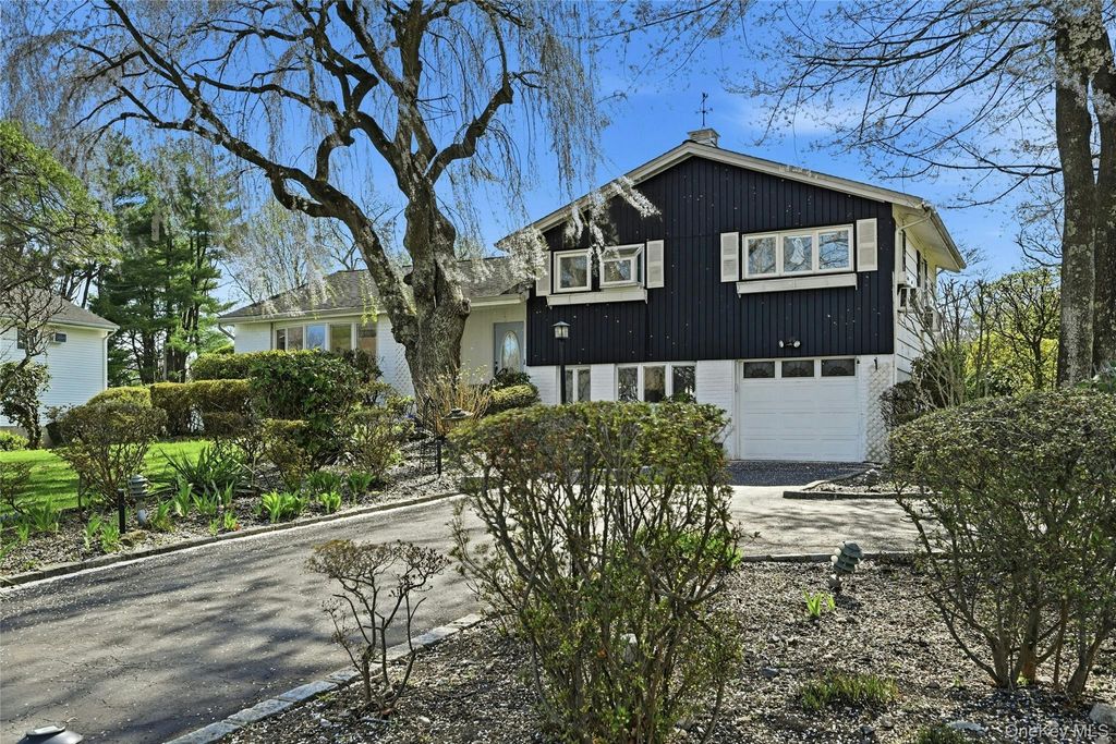 Photo of 17 Manning Drive, East Northport, NY 11731 (MLS # 986775)