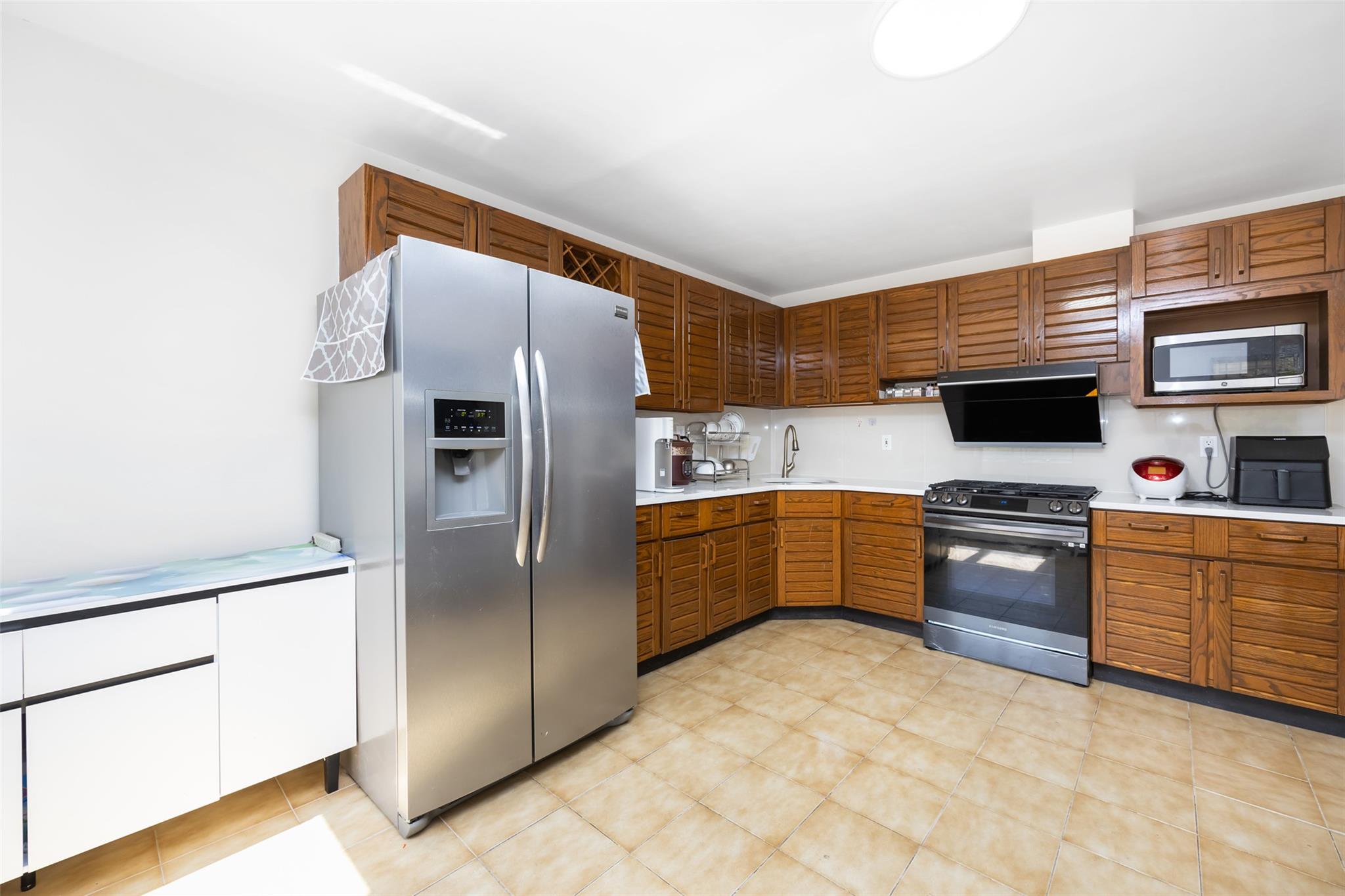 1660 Birch Drive, Merrick, New York image 14