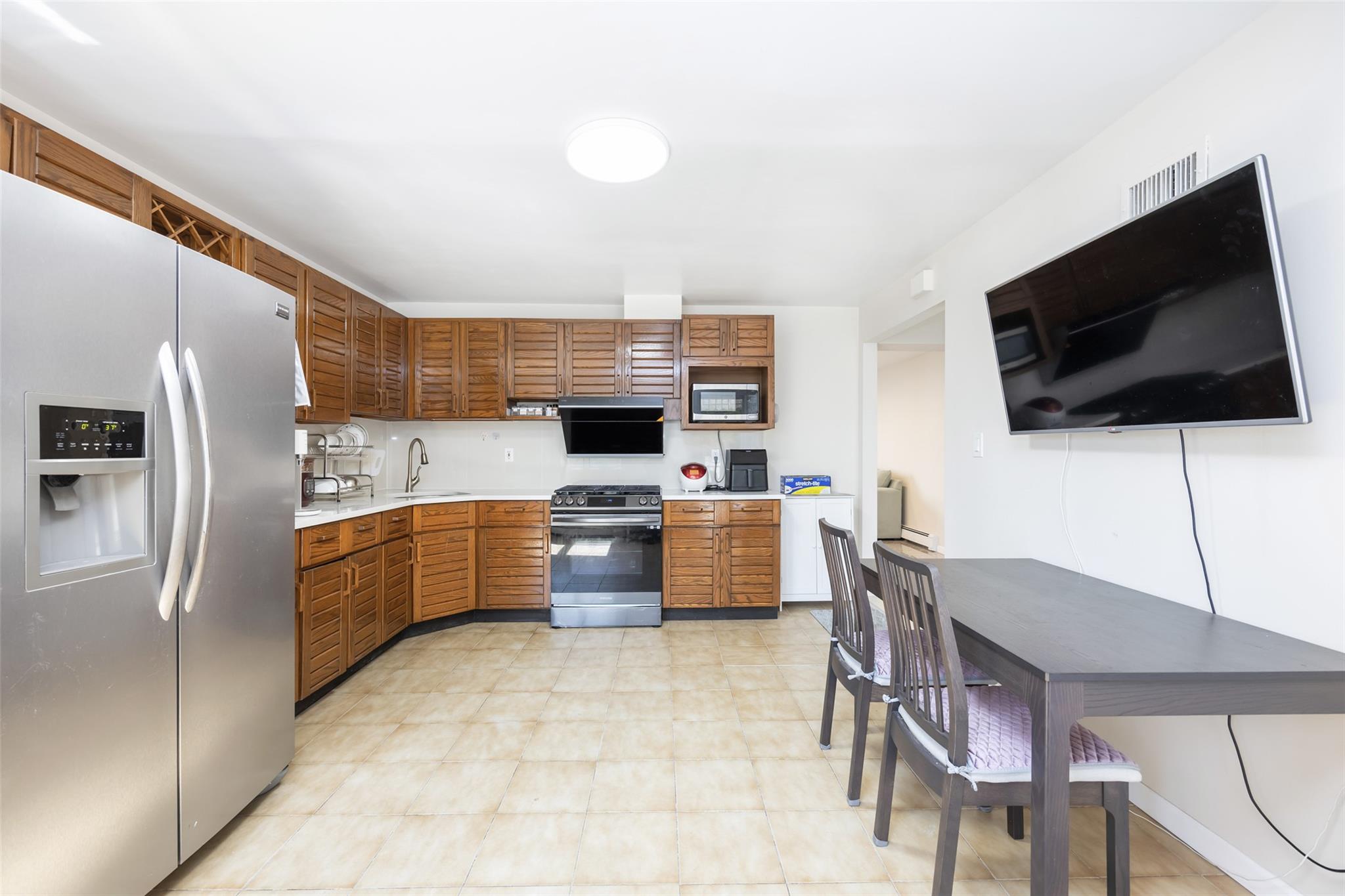1660 Birch Drive, Merrick, New York image 15