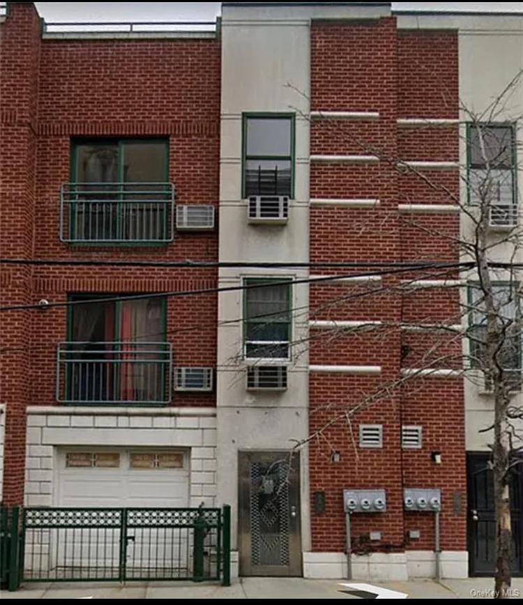 Rental Property at Valentine Avenue, Bronx, New York - Bedrooms: 3 
Bathrooms: 1 
Rooms: 6  - $3,200 MO.
