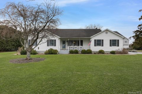 Photo of 47 Pier Avenue, Riverhead, NY 11901 (MLS # 982974)
