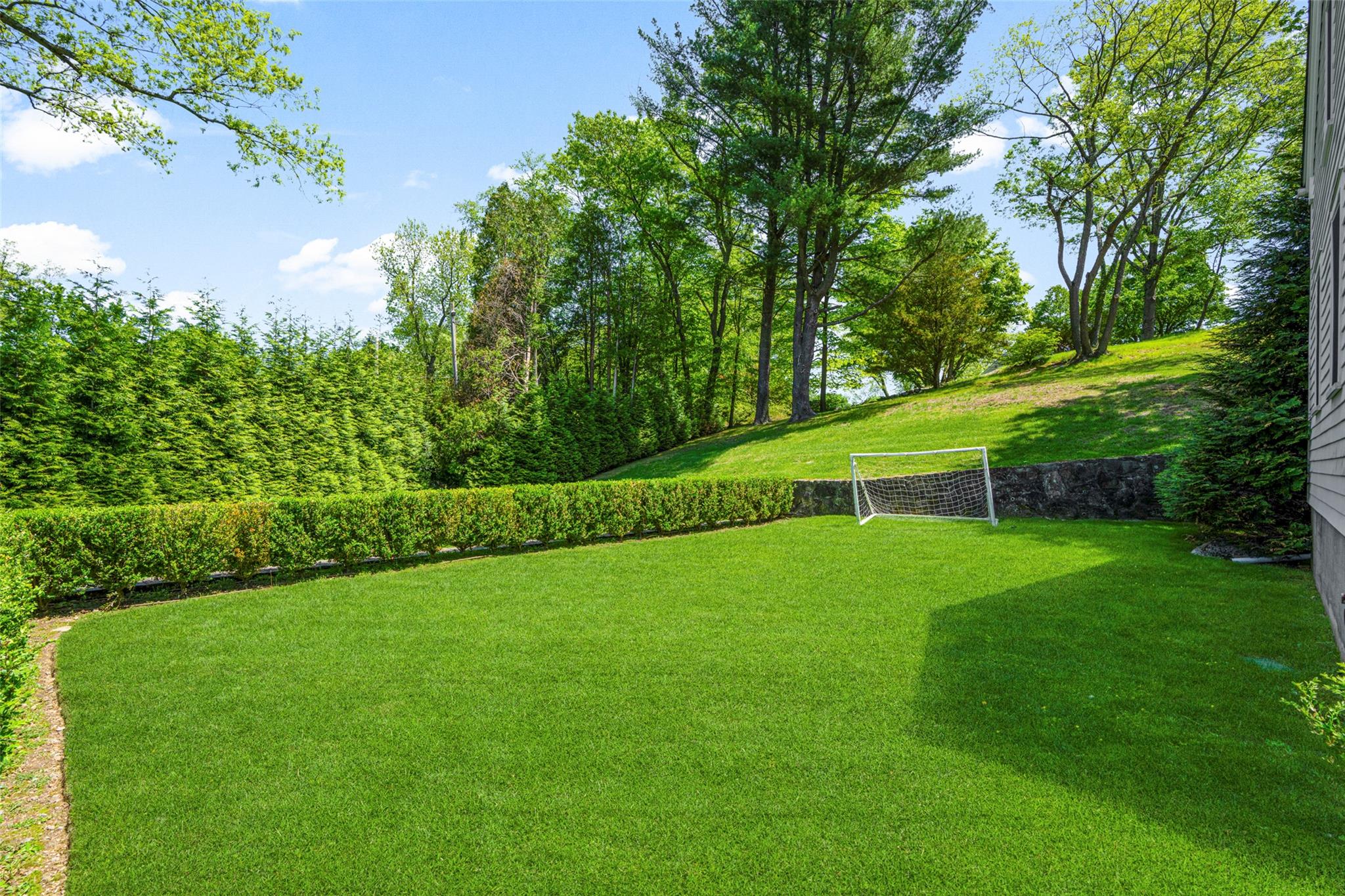 28 Colonial Road, White Plains, New York image 43