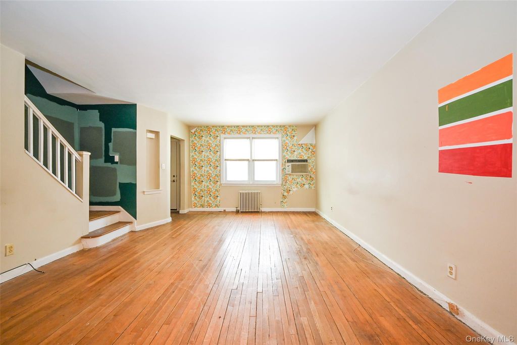 Photo of 75-05 168th Street, Fresh Meadows, NY 11366 (MLS # 959262)